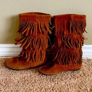 Minnetonka Suede Fringe Boots women’s size 6 for Coachella Stagecoach Halloween